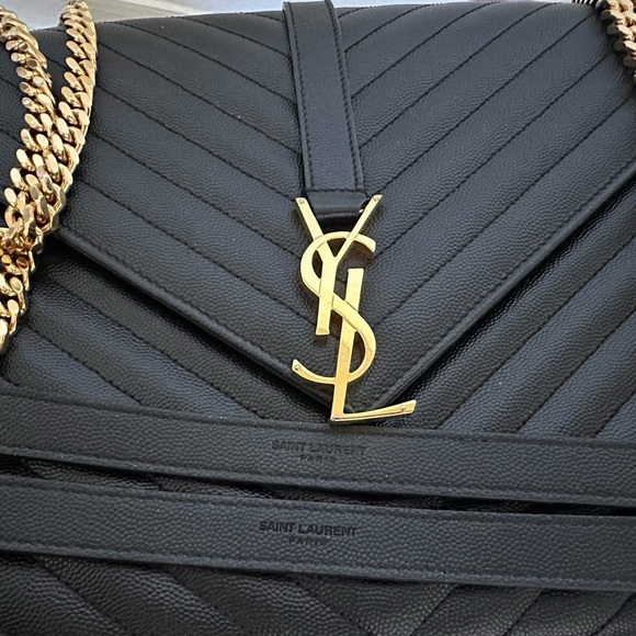 Authentic Yves Saint Laurent Large Grain Envelope Bag - Picture 5 of 16
